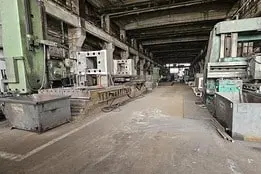 Heavy-duty machining workshop at Saturn Alba Iulia: high-precision CNC turning and milling for large-scale iron castings.